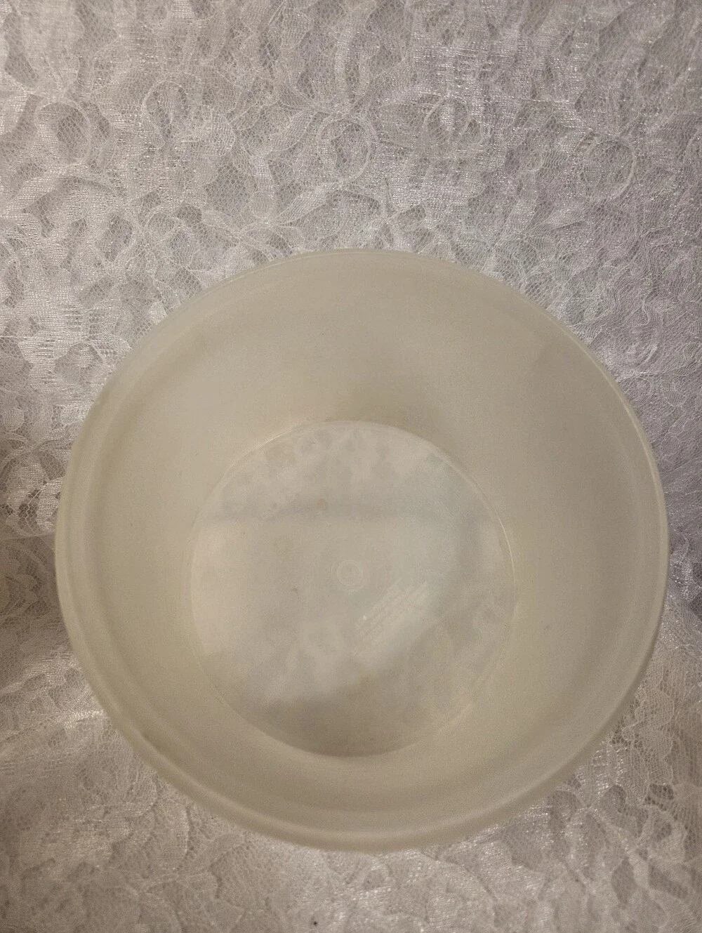 Tupperware: set of 4 Canisters With Lids